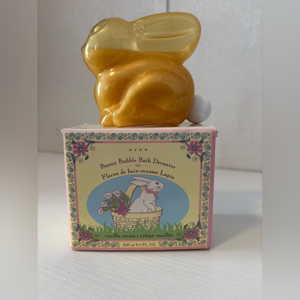 Avon | Vintage Bunny Bubble Bath Decanters - Set of Three - Picture 9 of 10